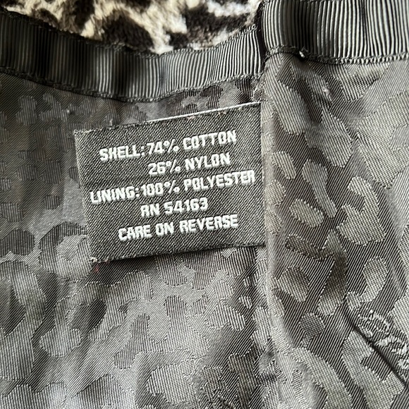 Guess  belted trench coat - Picture 8 of 9